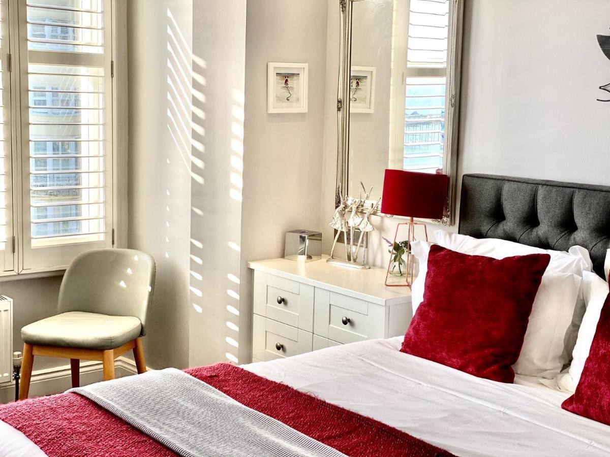A Room With A View Μπράιτον Εξωτερικό φωτογραφία A bedroom at the hotel