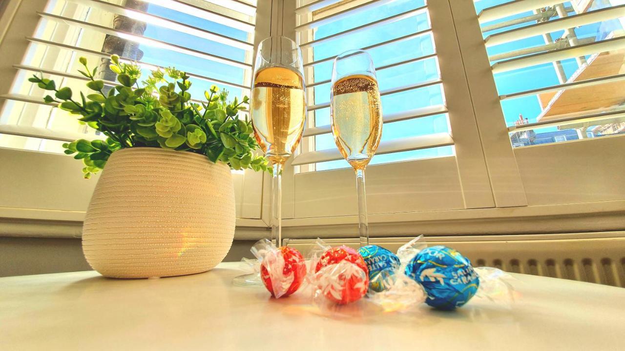 A Room With A View Μπράιτον Εξωτερικό φωτογραφία Lindt Lindor