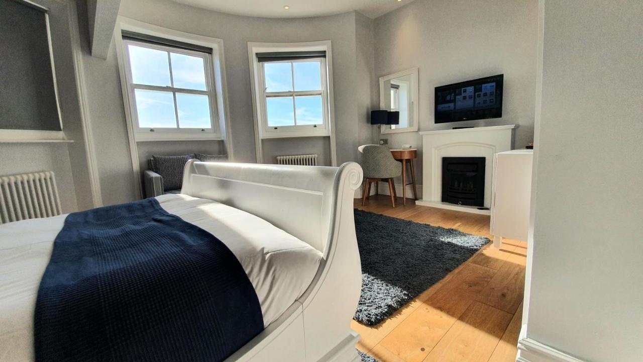 A Room With A View Μπράιτον Εξωτερικό φωτογραφία The bedroom at 106 Harley Street