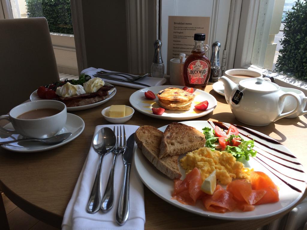 A Room With A View Μπράιτον Εξωτερικό φωτογραφία Breakfast at the hotel
